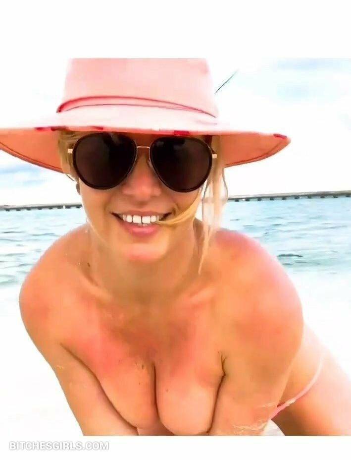 Britney Spears Nude Celebrity Leaked Tits Photos - #19