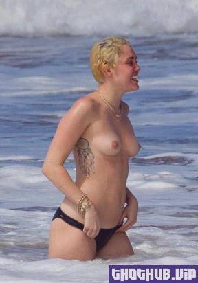 Miley Cyrus Nude Leaks Latest Photos - #15