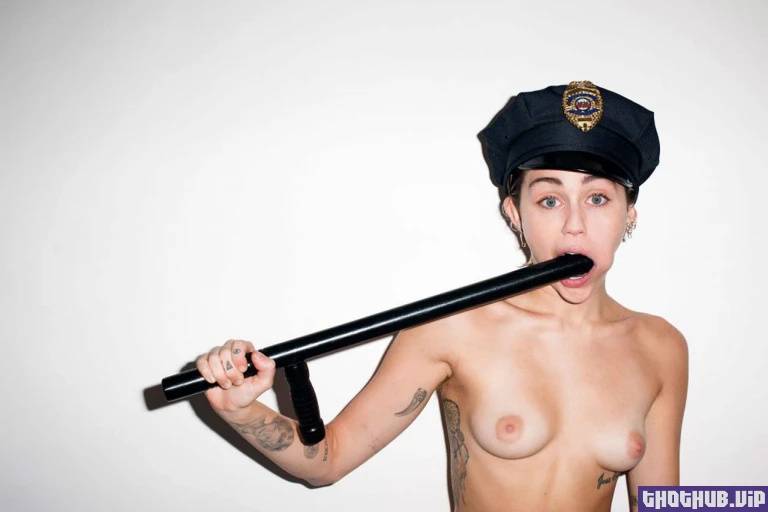 Miley Cyrus Nude Leaks Latest Photos - #8