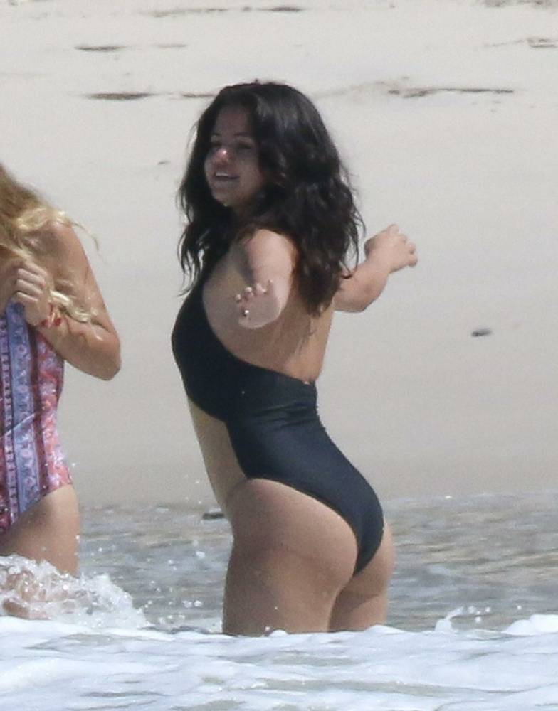 Selena Gomez Sexy One-Piece Swimsuit Paparazzi Set Leaked - #34