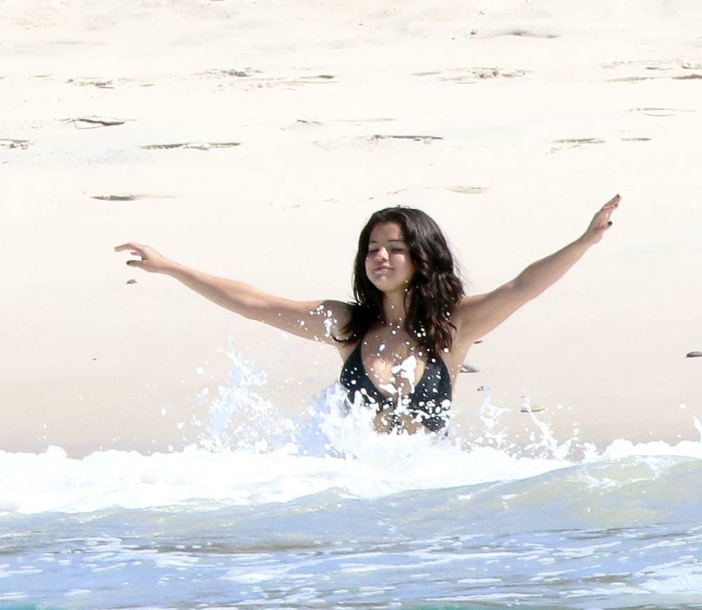 Selena Gomez Sexy One-Piece Swimsuit Paparazzi Set Leaked - #23