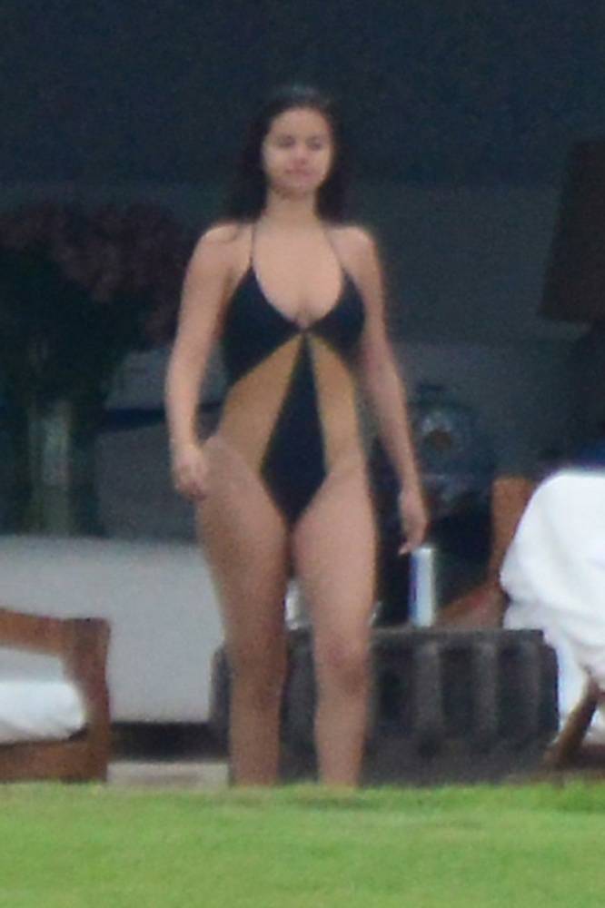 Selena Gomez Sexy One-Piece Swimsuit Paparazzi Set Leaked - #38
