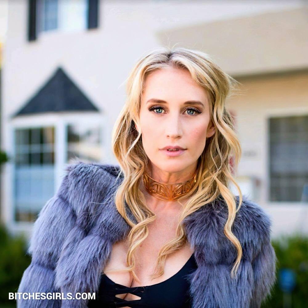 Maude Garrett Youtube Nude Influencer - - #5