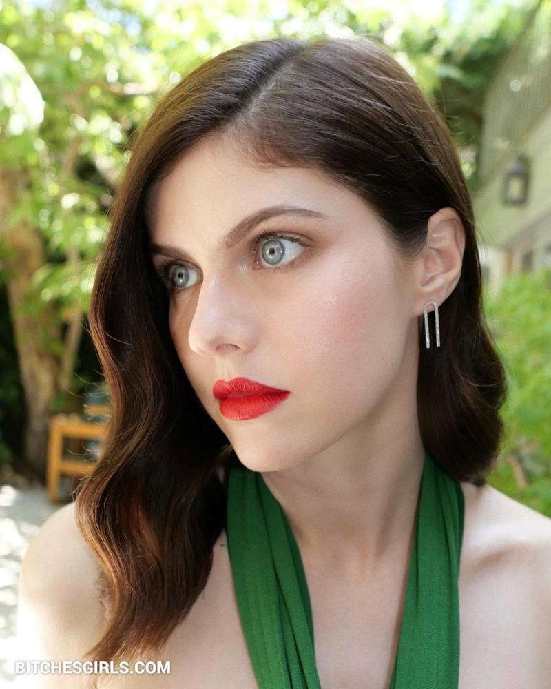 Alexandra Daddario Nudes - Nipple & Pussy Slips - #3