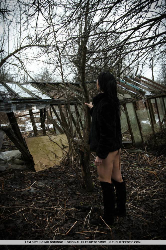 Dark haired teen Lexi B fingers her pussy by abandoned buildings in the woods - #2