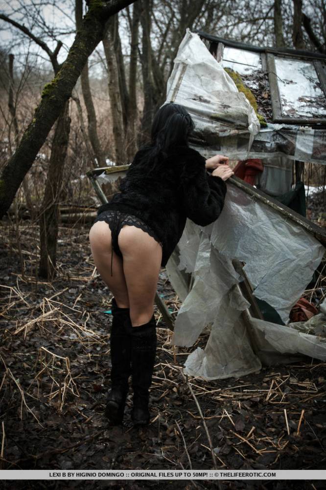 Dark haired teen Lexi B fingers her pussy by abandoned buildings in the woods - #9