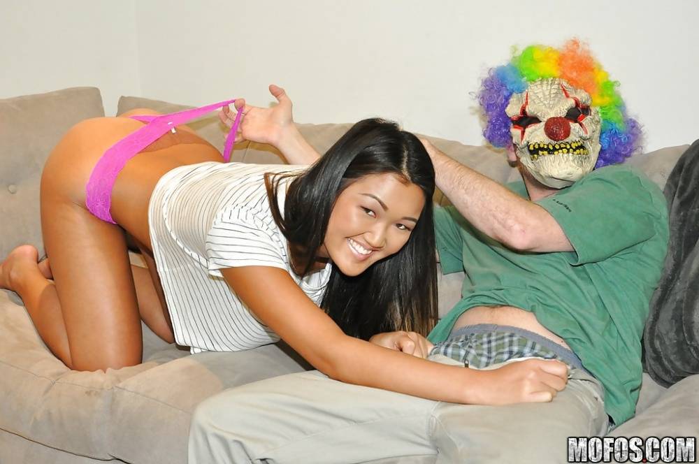 Amateur Asian girl Amy Parks getting fucked and jizzed on by man in clown mask - #6