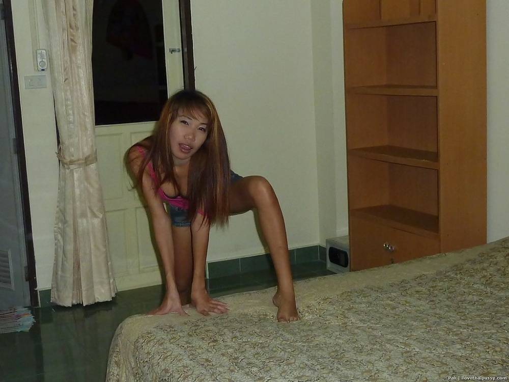 Thai female Pak parting bald cunt for penetration after giving tugjob - #16