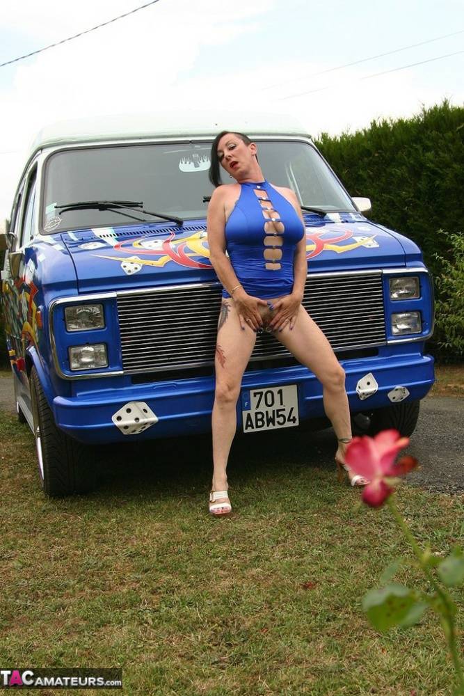 Mature amateur Mary Bitch gets naked inside a B-class van during solo action - #15