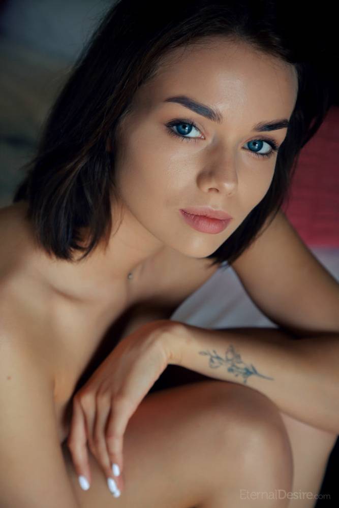 Young brunette with piercing eyes Keira B models totally naked in her bedroom - #14