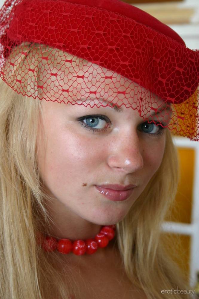 Young blonde girl Valya B wears a fancy hat while modeling in the nude - #15