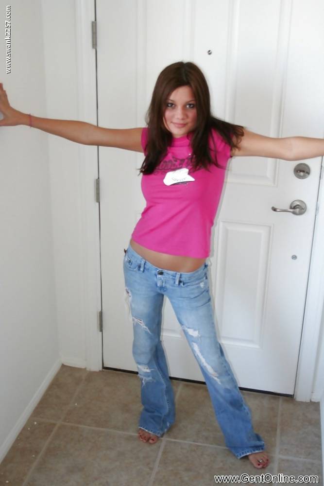 Young teen sweetie Leslie B posing in blue jeans before nude photo shoot - #14