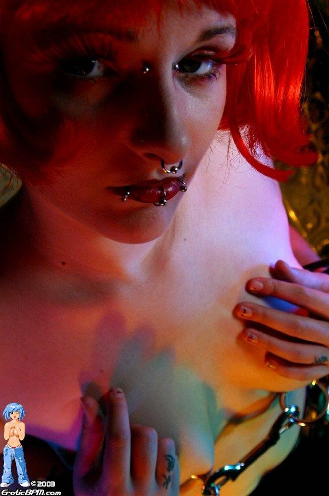 Solo girl with dyed hair and piercings gets naked on her home webcam - #6