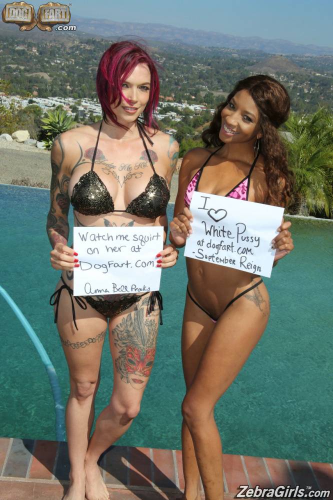 Tattooed chicks Anna Bell Peaks & September Reign partake in lesbian sex - #9