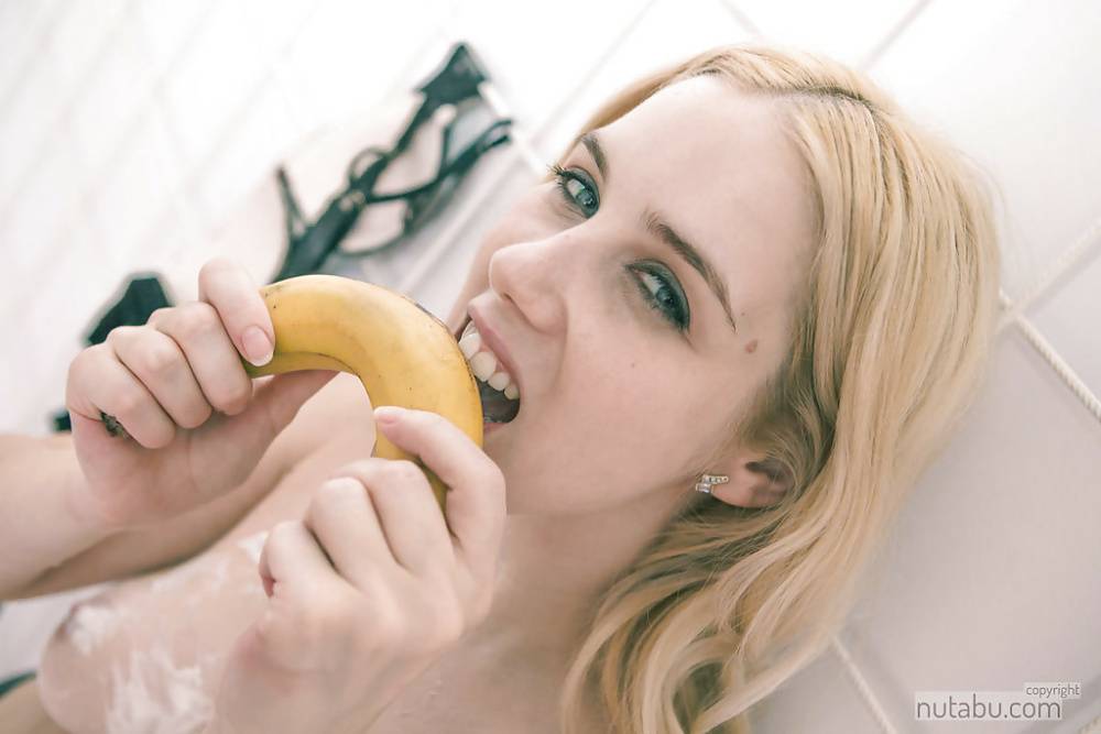 Kinky amateur slut Nesty does weird food insertions and toys snatch - #16