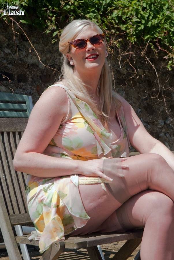 Platinum blonde plumper Michelle B dildos after patio panty flashing - #7