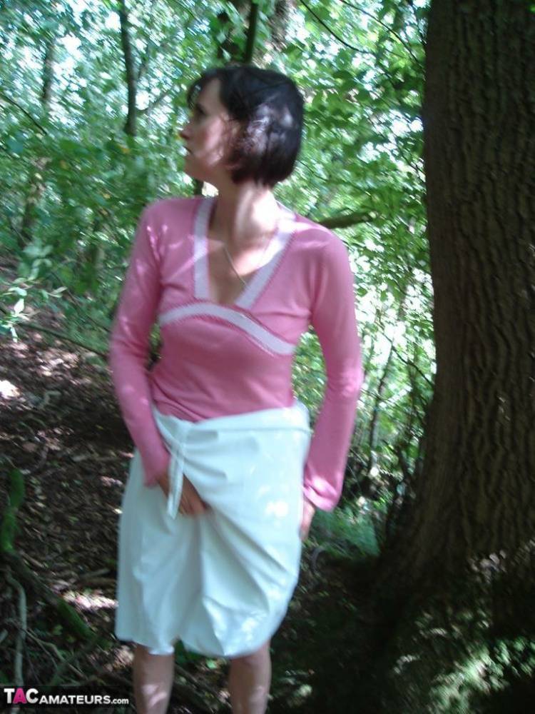 Older woman Slut Scot Susan gives a blowjob in the woods after baring her ass - #7