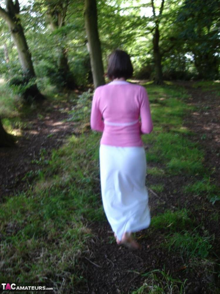 Older woman Slut Scot Susan gives a blowjob in the woods after baring her ass - #1