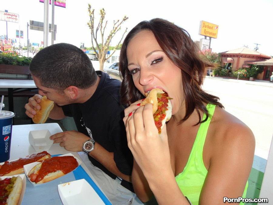 Slutty chick Jada Stevens gives her bald twat up for the price of a chili dog - #5