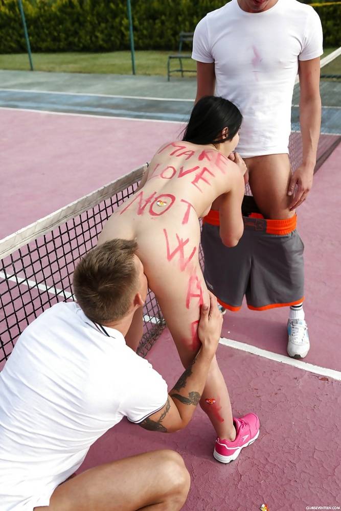 Teen slut Lady D gives two boys blowjobs outdoors on tennis court - #3