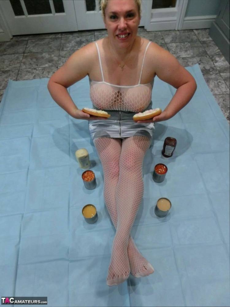 Amateur BBW Barby covers herself in condiments during solo action - #10