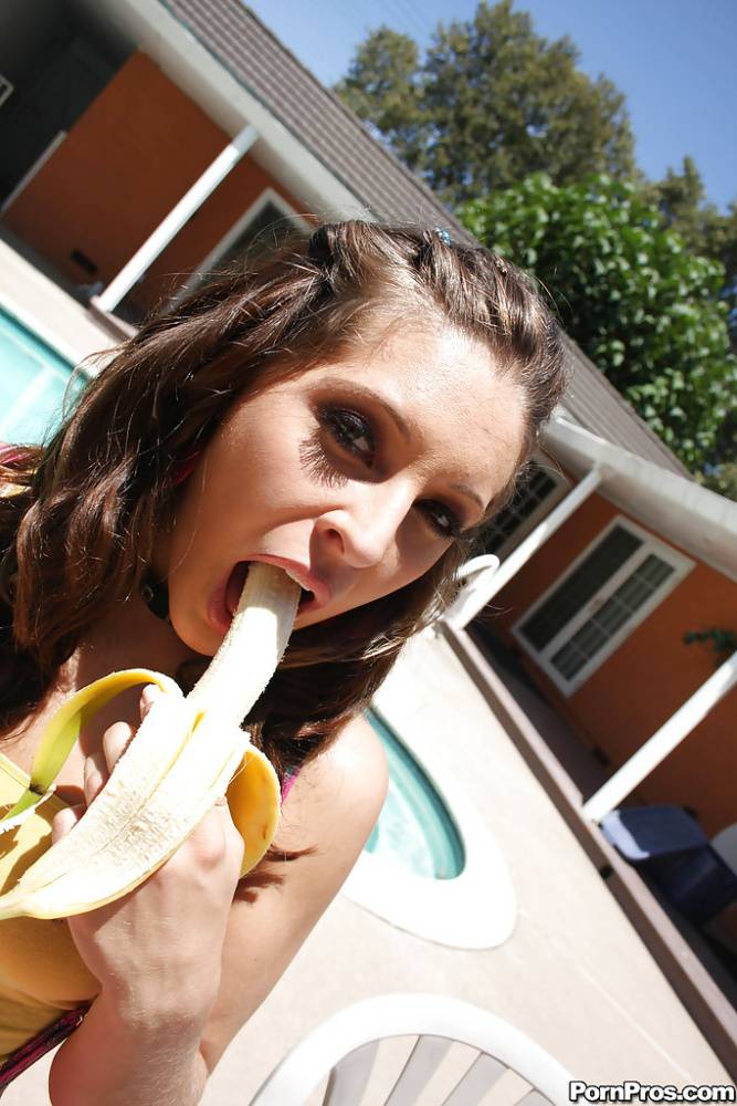 Gracie Glam poses outdoor and shows her deepthroat skills on a banana - #14