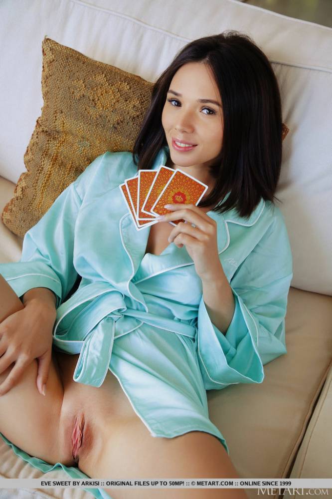 Beautiful young girl Eve Sweet exposes her hot body while playing solitaire - #16