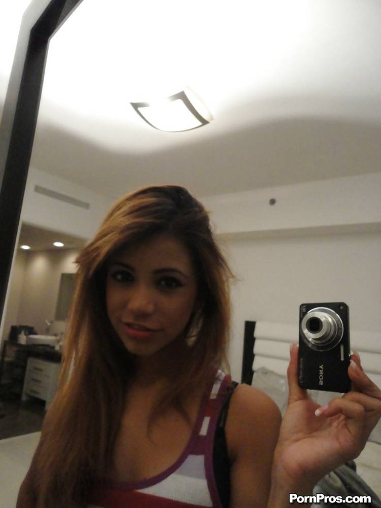 Latina ex-girlfriend Veronica Rodriguez snapping off selfies while undressing - #5