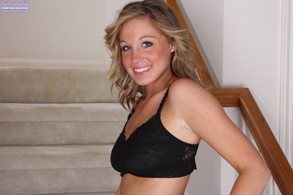 Independent amateur teen babe Ashley Jones is very attractive woman - #10