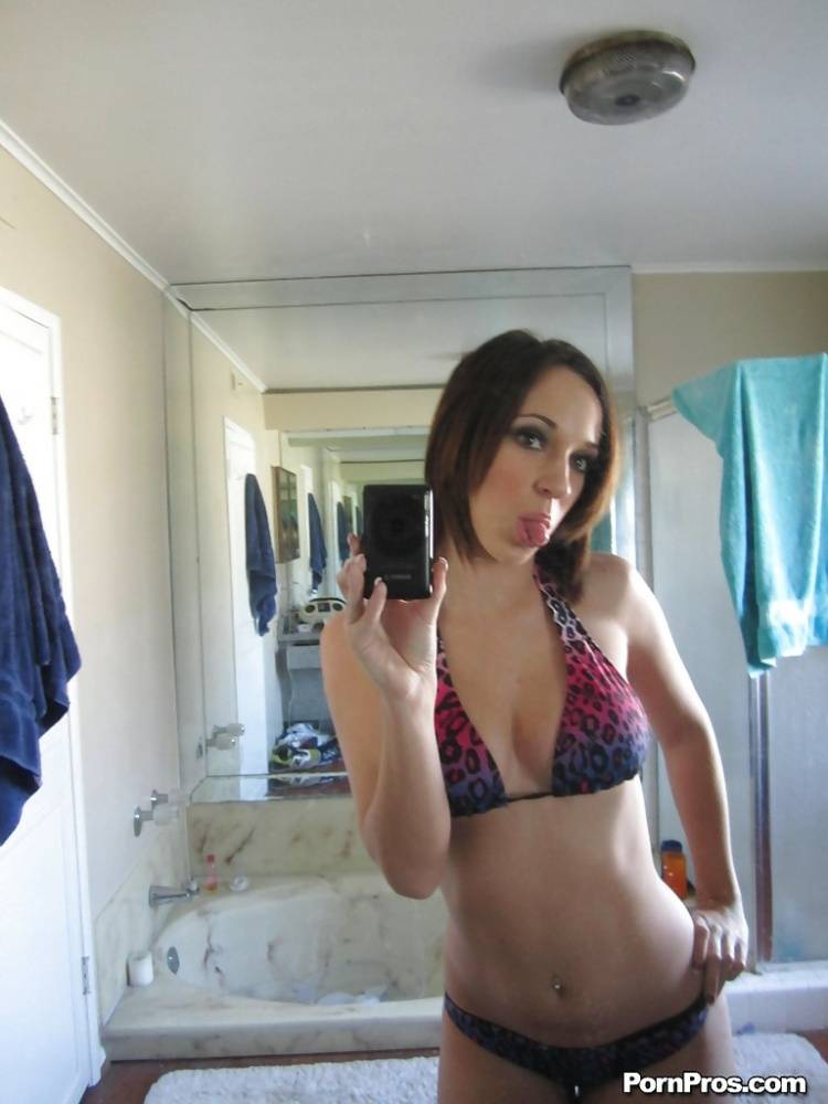 Hottie with a big ass Jada Stevens strips off bikini to show her body - #10