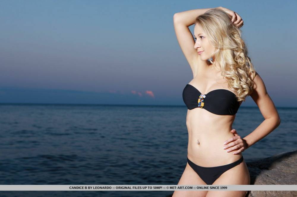 Beach babe Candice B freeing big natural teen boobs for glamour photos - #9