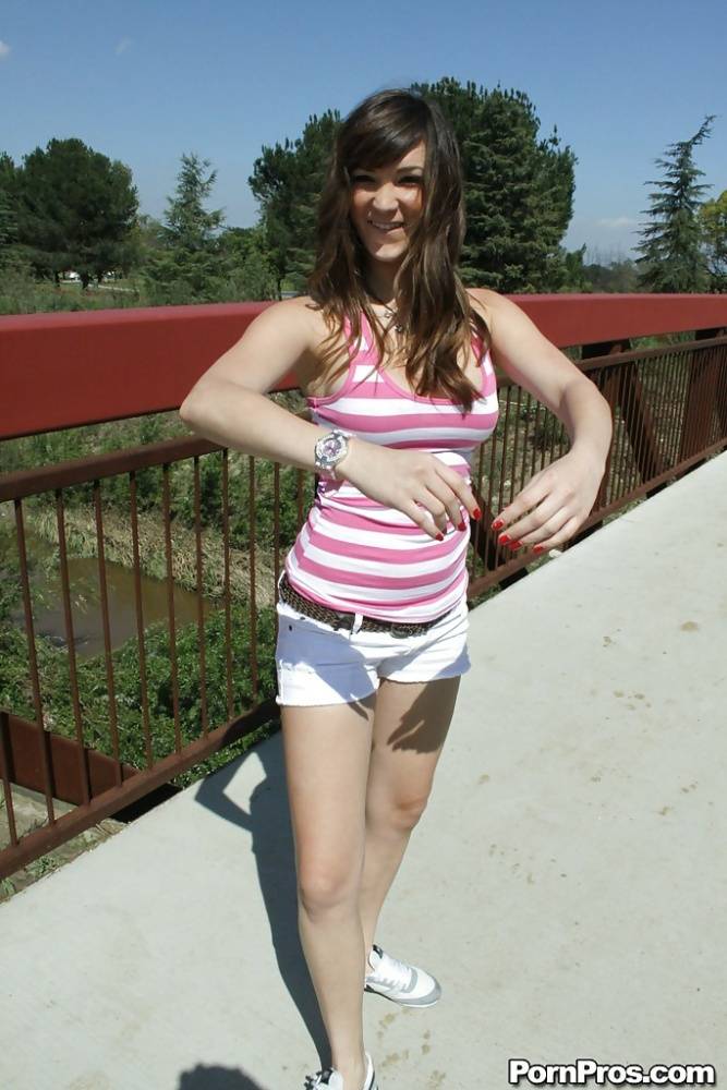 Flexible babe in shorts Holly Michaels shows her sports body outdoor - #10