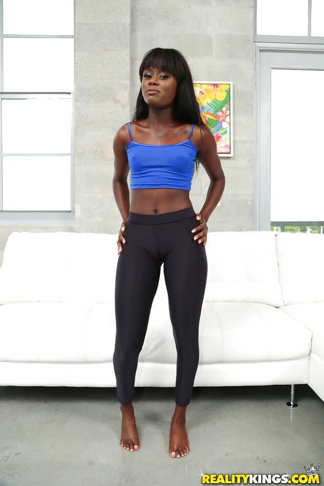 Ebony dime Amanda Pink freeing sexy azz from yoga pants while undressing - #7