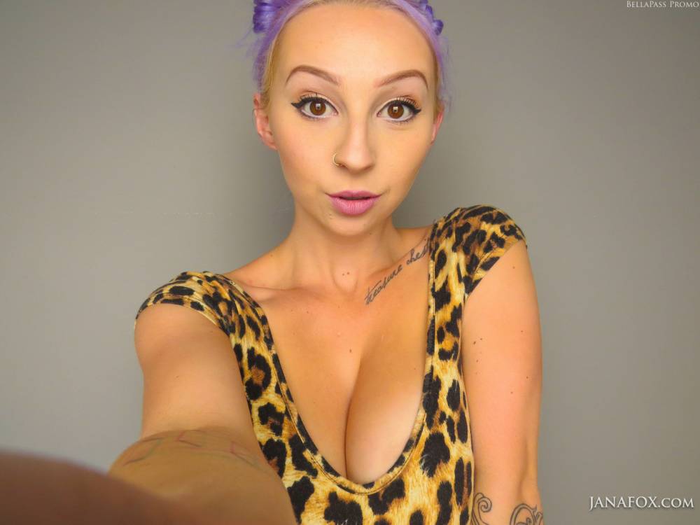 Short haired amateur Jana Fox takes self shots of her big tits and pink pussy - #5