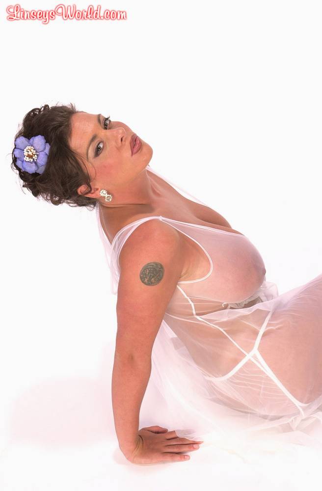 Buxom Linsey Dawn poses to flaunt her droopy tatas in sheer lingerie - #11