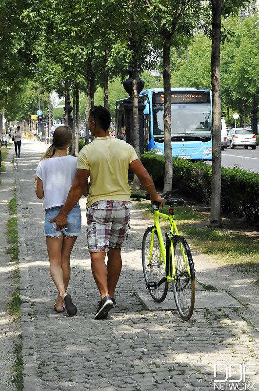 Blonde girl eats a banana in public before blowing her boyfriend at home - #2