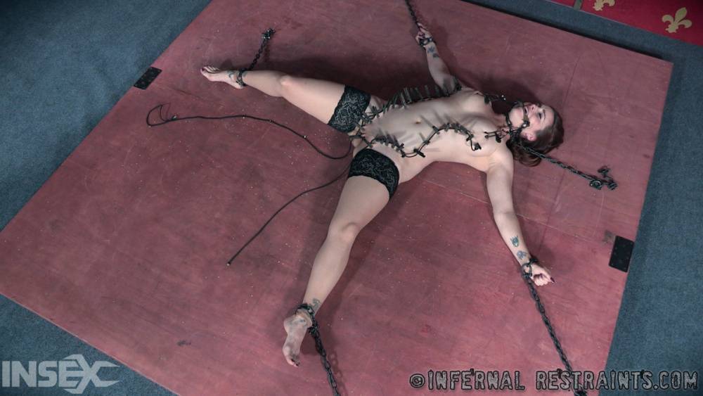 White girl Bella Rossi screams out loud while being tortured in bondage - #12