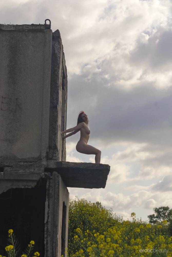 Natural redhead Elis B poses for a daring nude shoot in an derelict building - #9