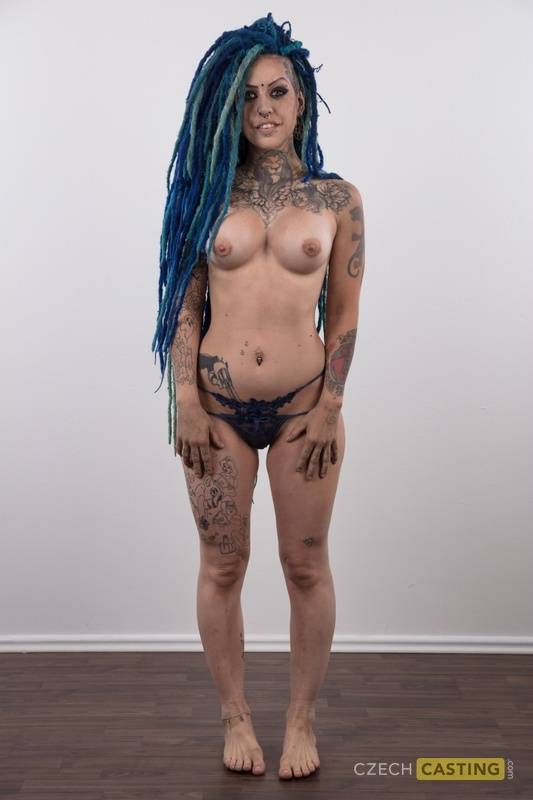 Punk girl with a headful of dyed dreads stands naked in her modelling debut - #2