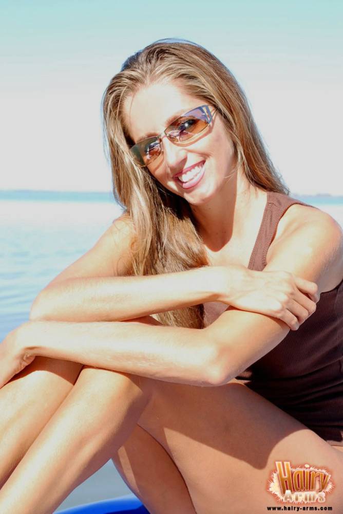 Hot amateur MILF poses her beautiful body in a sexy bikini and sunglasses - #6