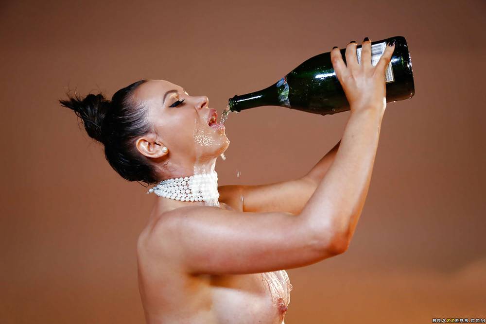 Sensual milf Nikki Benz is drinking champagne like a pornstar! - #4