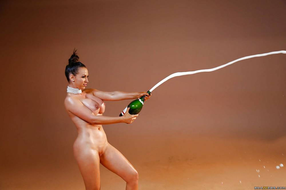 Sensual milf Nikki Benz is drinking champagne like a pornstar! - #11