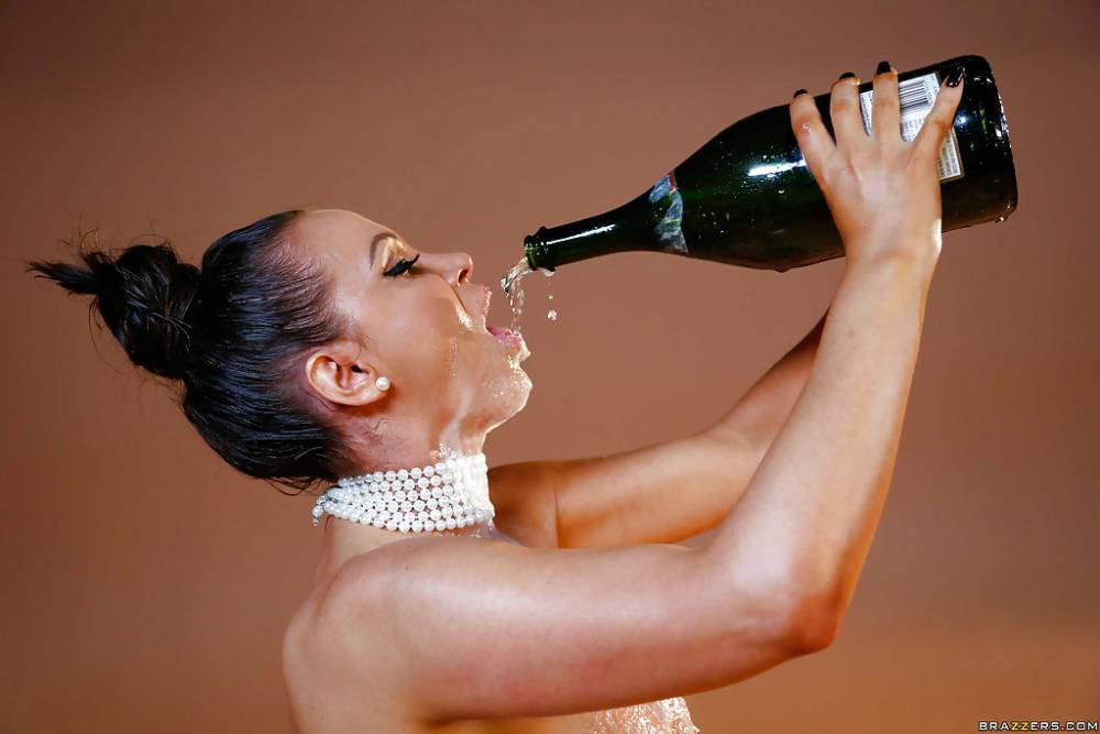 Sensual milf Nikki Benz is drinking champagne like a pornstar! - #14