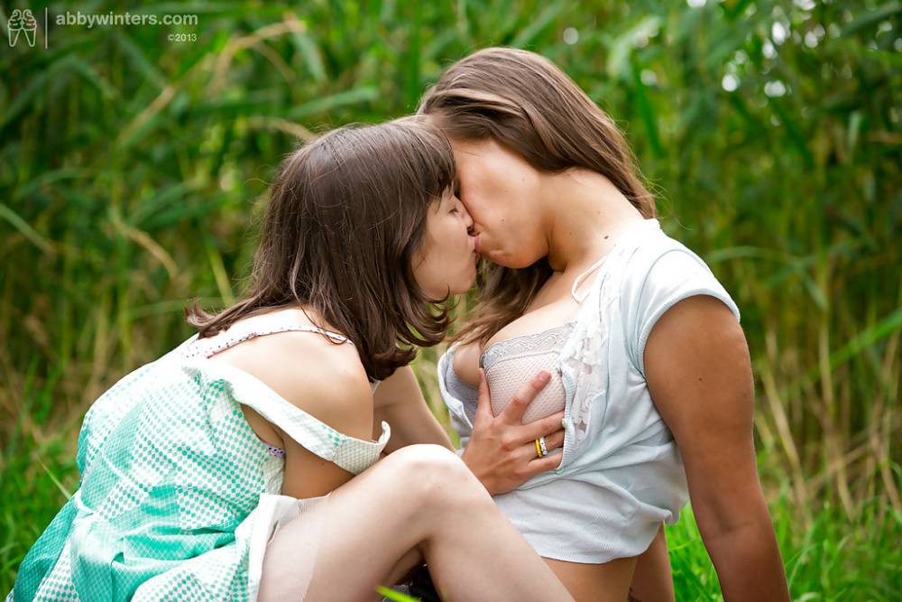 Skinny girls Lulu and Rosa M experiment with lesbian sex outdoors - #14