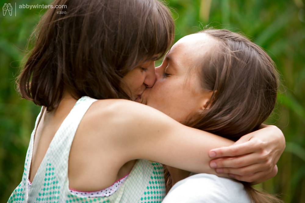 Skinny girls Lulu and Rosa M experiment with lesbian sex outdoors - #10
