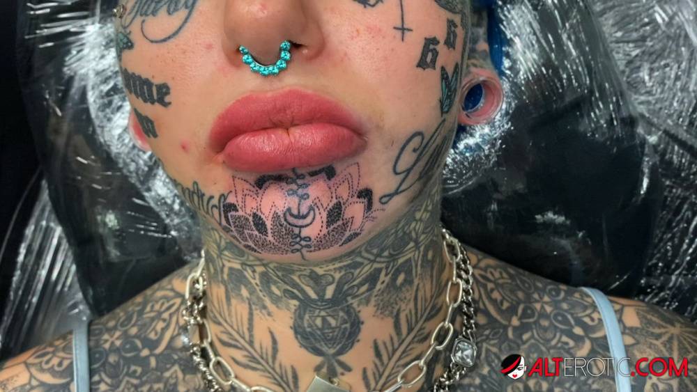 Tattoo enthusiast Amber Luke gets a new face tat from a female artist - #16