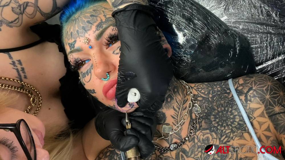Tattoo enthusiast Amber Luke gets a new face tat from a female artist - #10