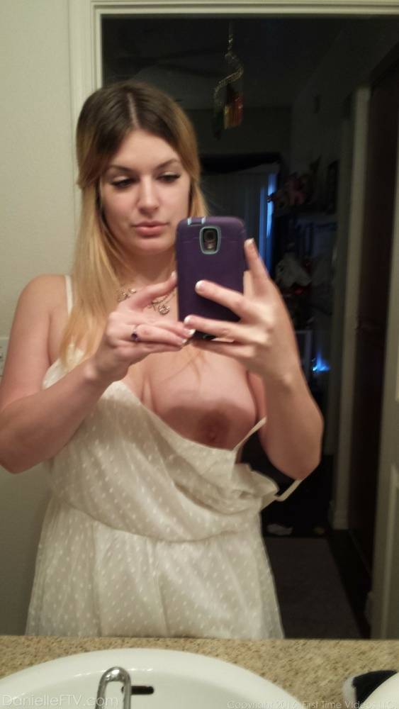 Big boobed amateur Danielle takes naked selfies around the house - #4