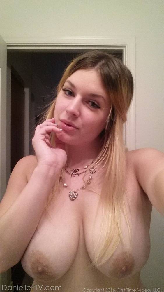 Big boobed amateur Danielle takes naked selfies around the house - #10