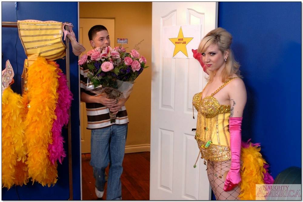 Ravishing blonde Pinky Lee fucking in fishnet pantyhose and gold corset - #7